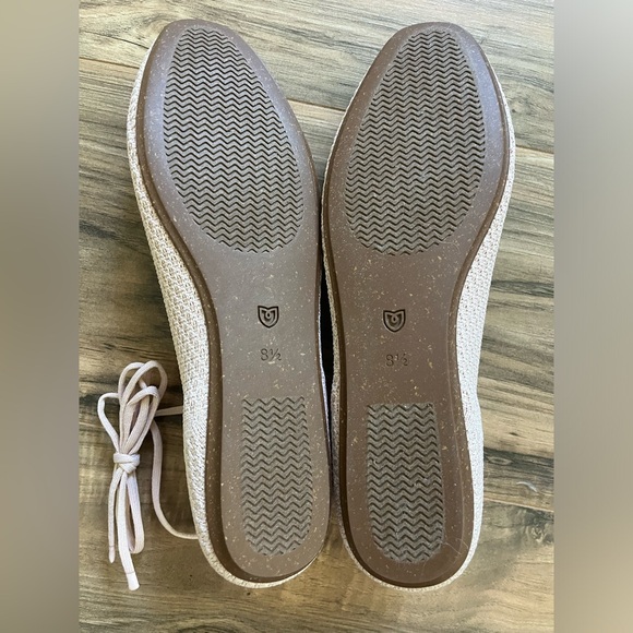 *New* Rothy's Square Wrap in Ballerina. - Picture 2 of 4